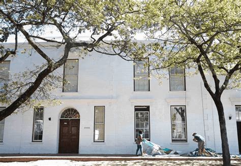  Der Stellenbosch Triennale: Eine zeitgenössische Kunstveranstaltung, die Südafrika neu erfand